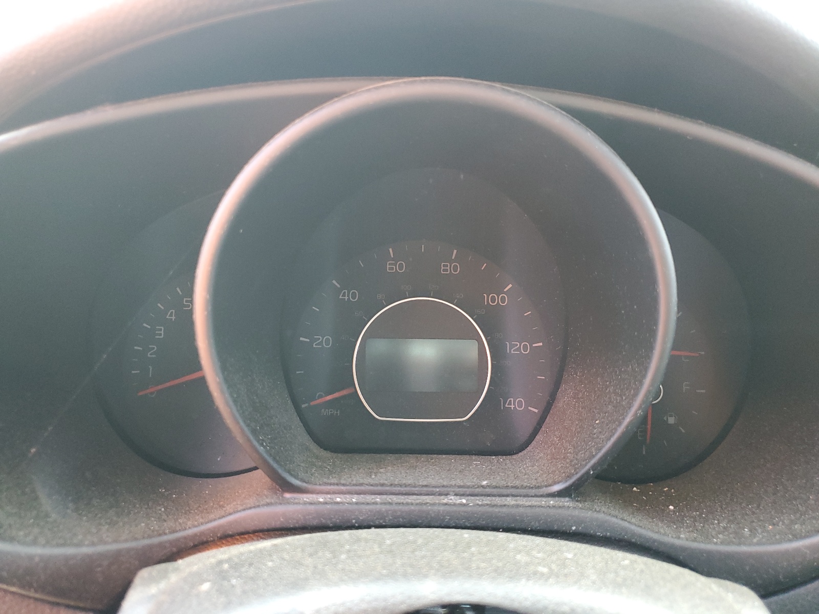 KNDJN2A23J7570214 2018 Kia Soul