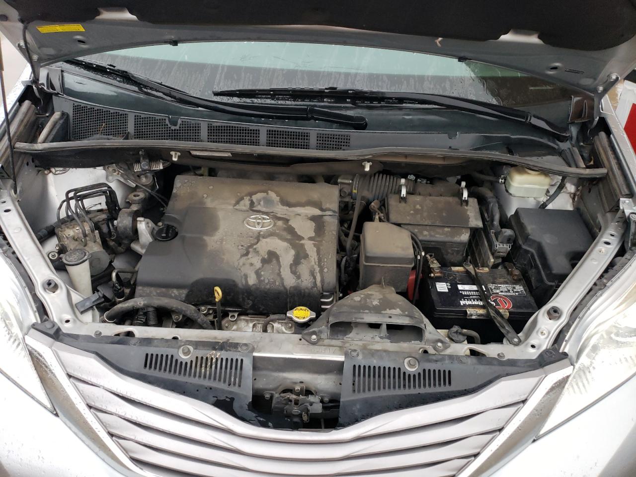 2015 Toyota Sienna - Image 12