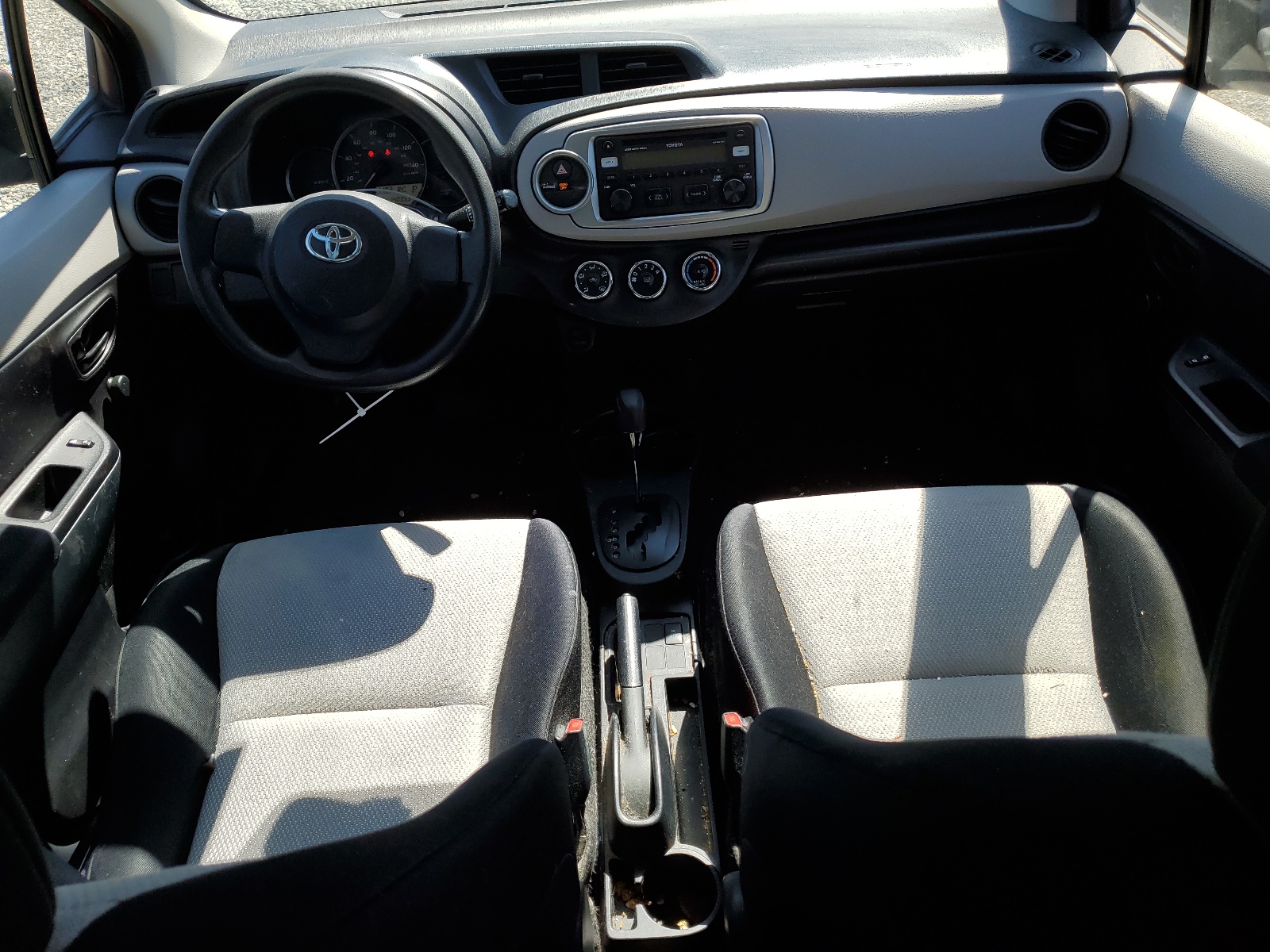 JTDKTUD32CD501240 2012 Toyota Yaris