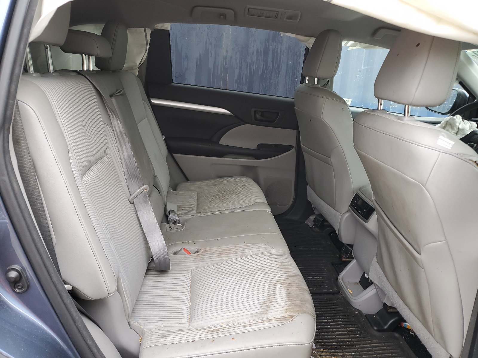 5TDBKRFH1FS123512 2015 Toyota Highlander Le