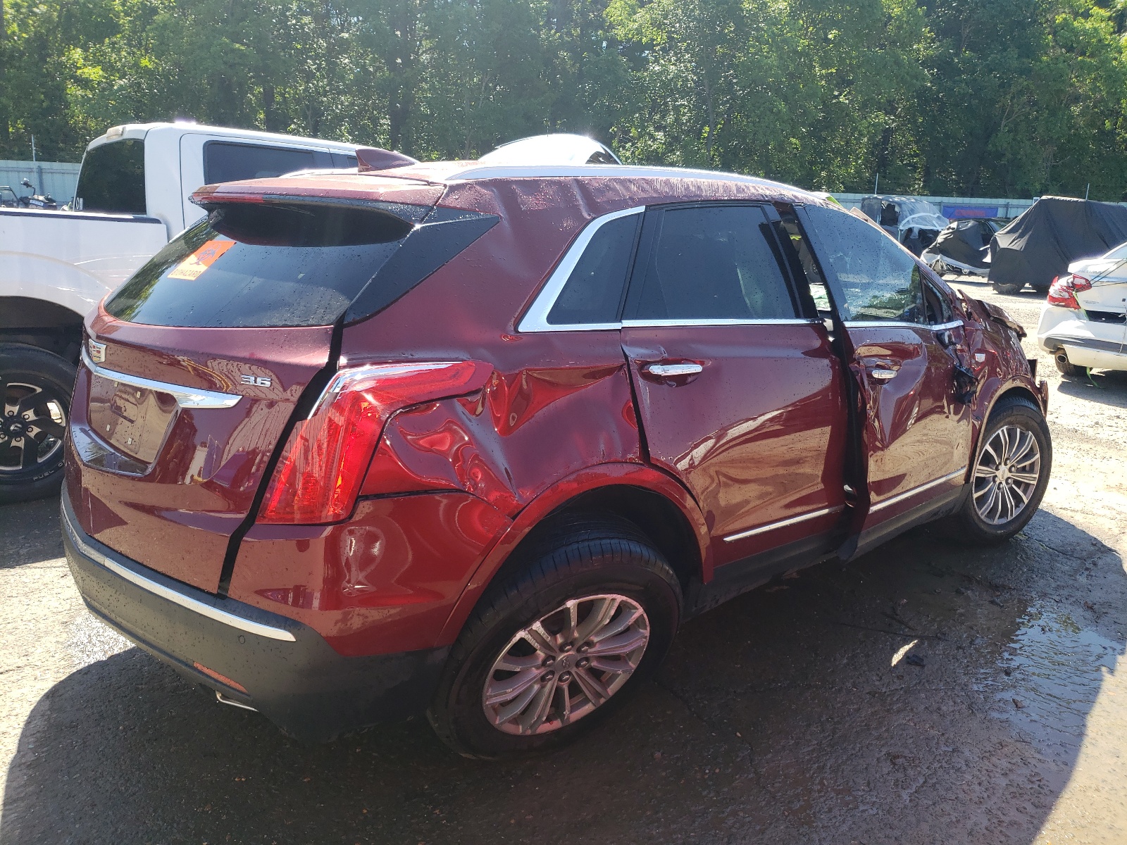 2018 Cadillac Xt5 Luxury vin: 1GYKNCRS8JZ175586