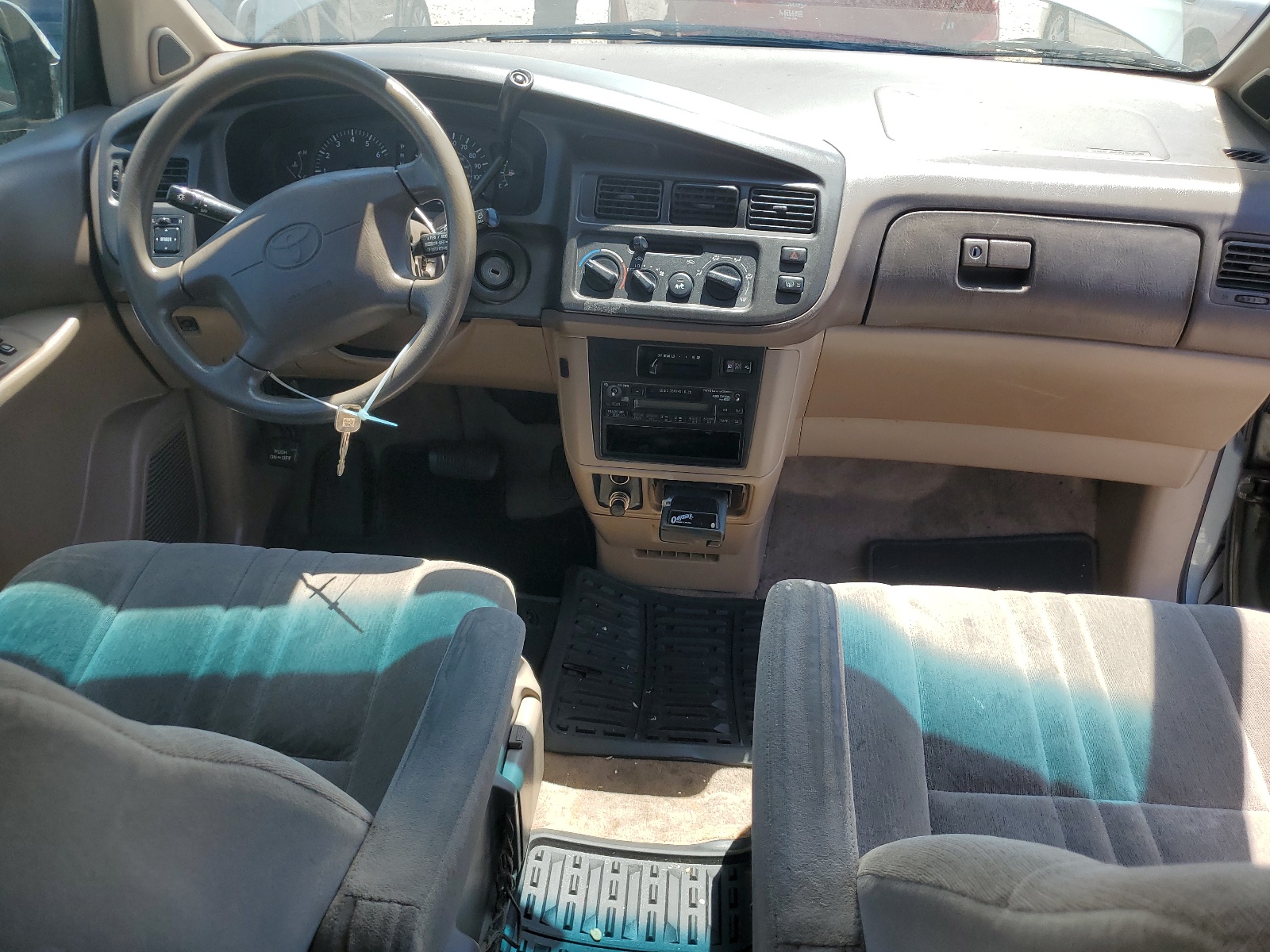 4T3ZF13C0WU074461 1998 Toyota Sienna Le