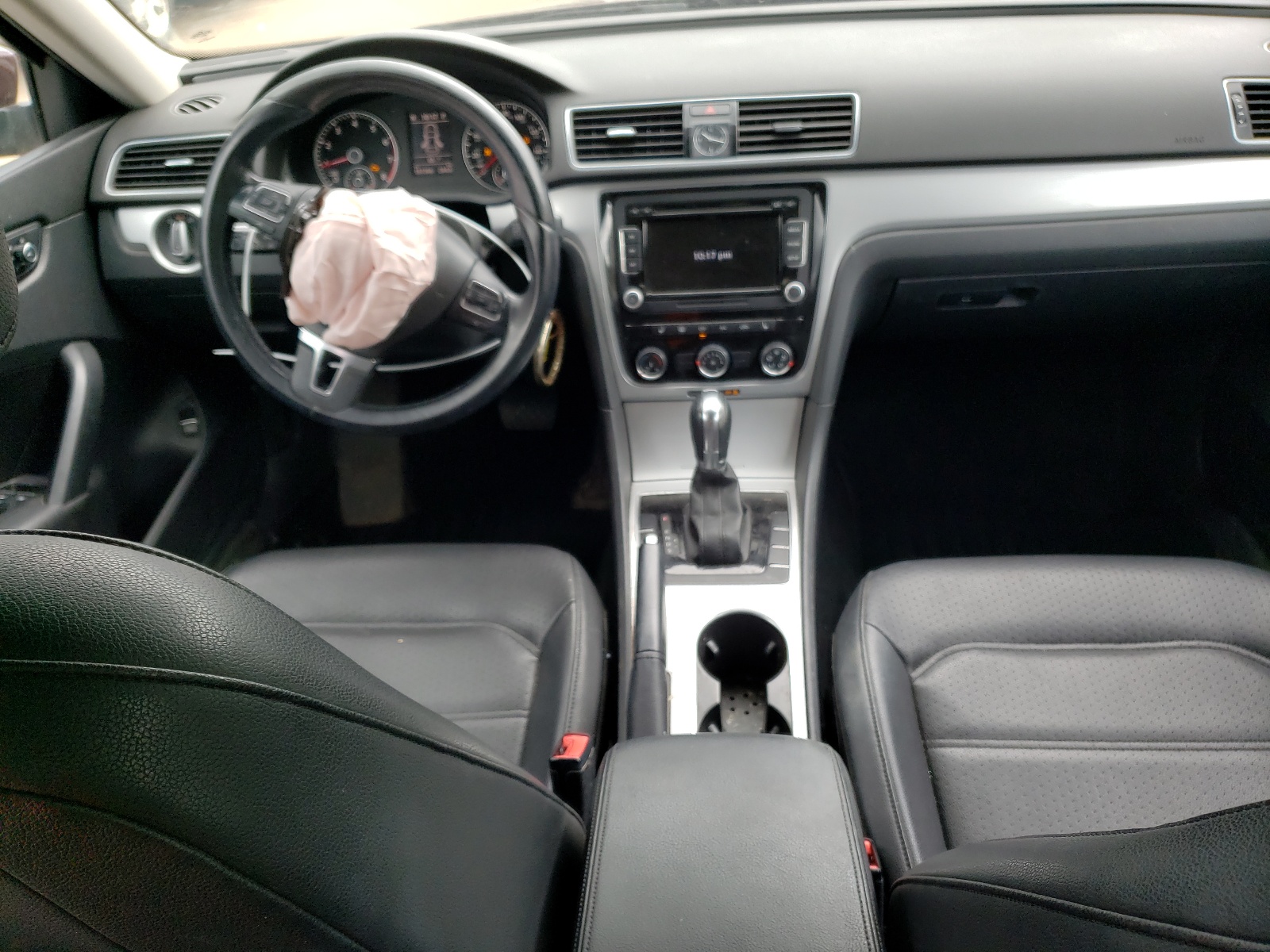 1VWBP7A32DC084748 2013 Volkswagen Passat Se