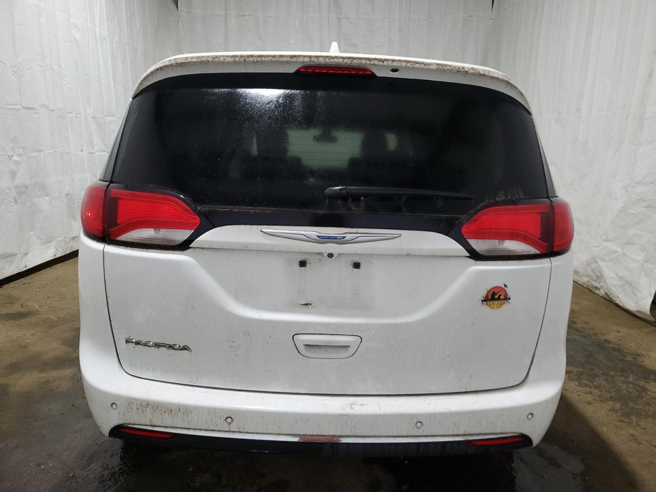 2018 Chrysler Pacifica Touring L VIN: 2C4RC1BGXJR141504 Lot: 61331384