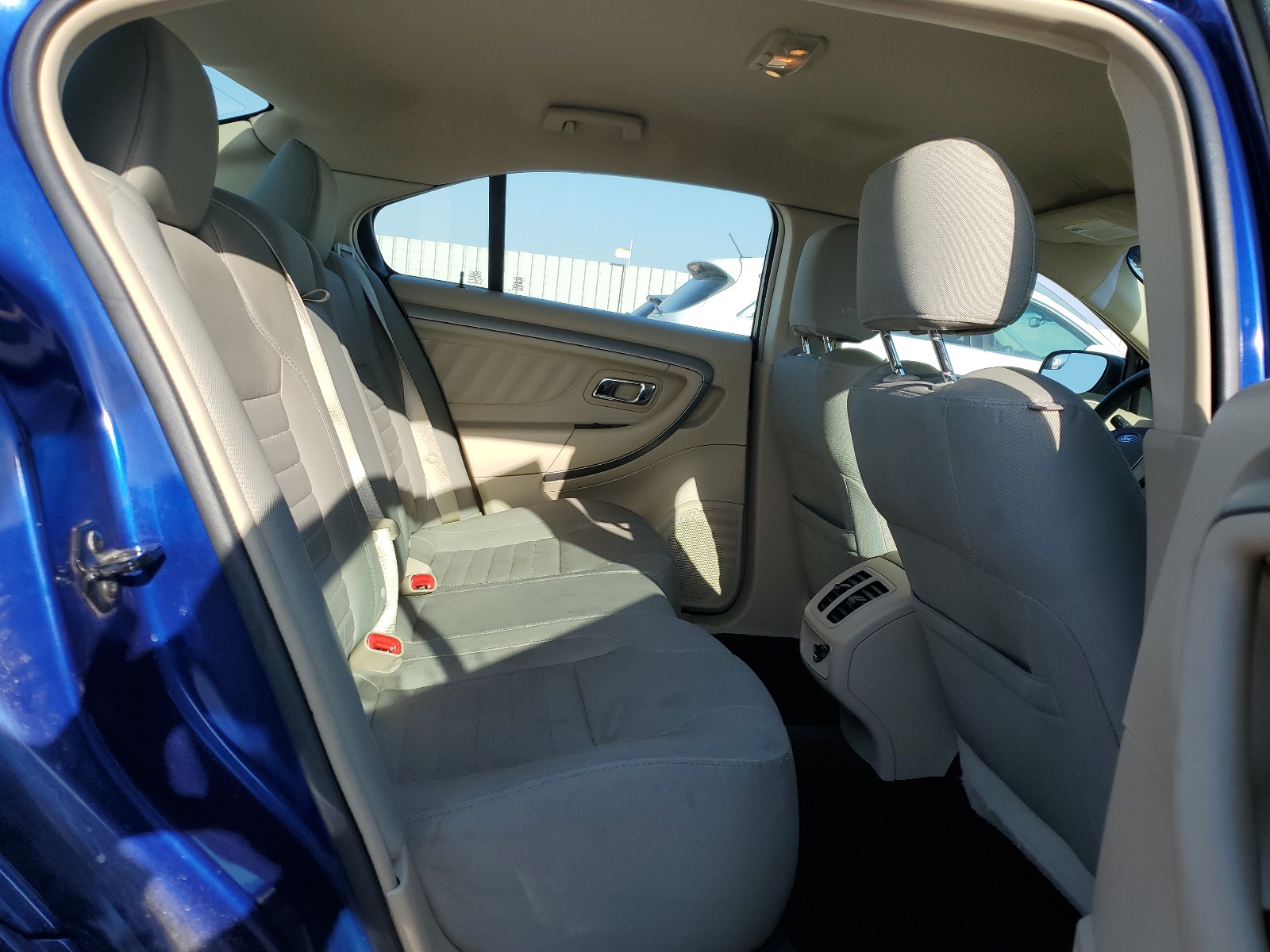 1FAHP2D8XFG109078 2015 Ford Taurus Se