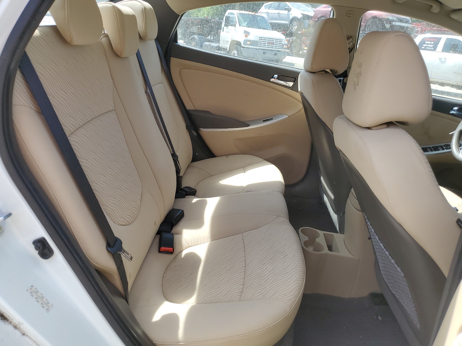 KMHCU4AE9EU768655 2014 Hyundai Accent Gls