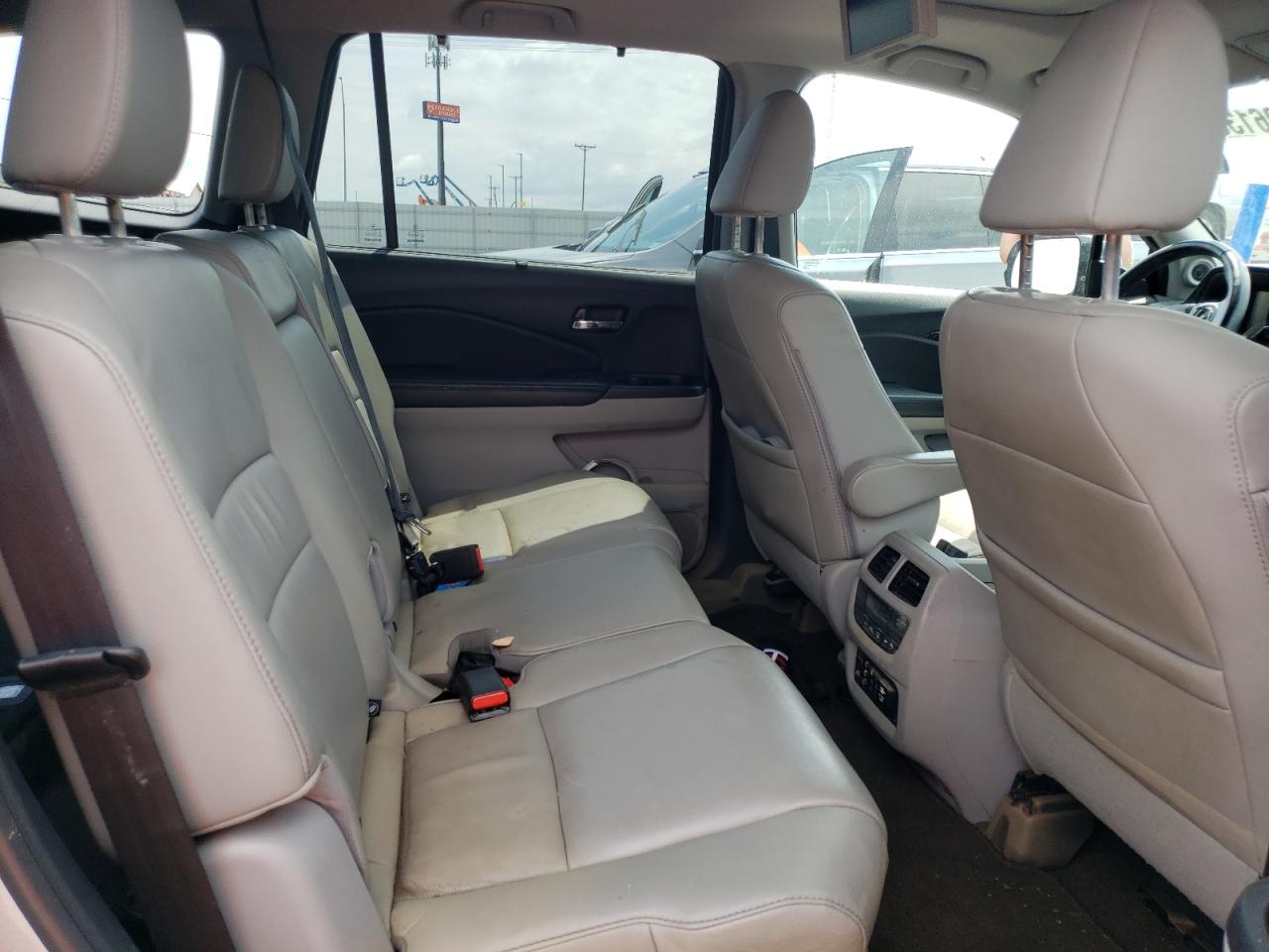 2016 Honda Pilot Touring VIN: 5FNYF6H98GB063138 Lot: 61061384