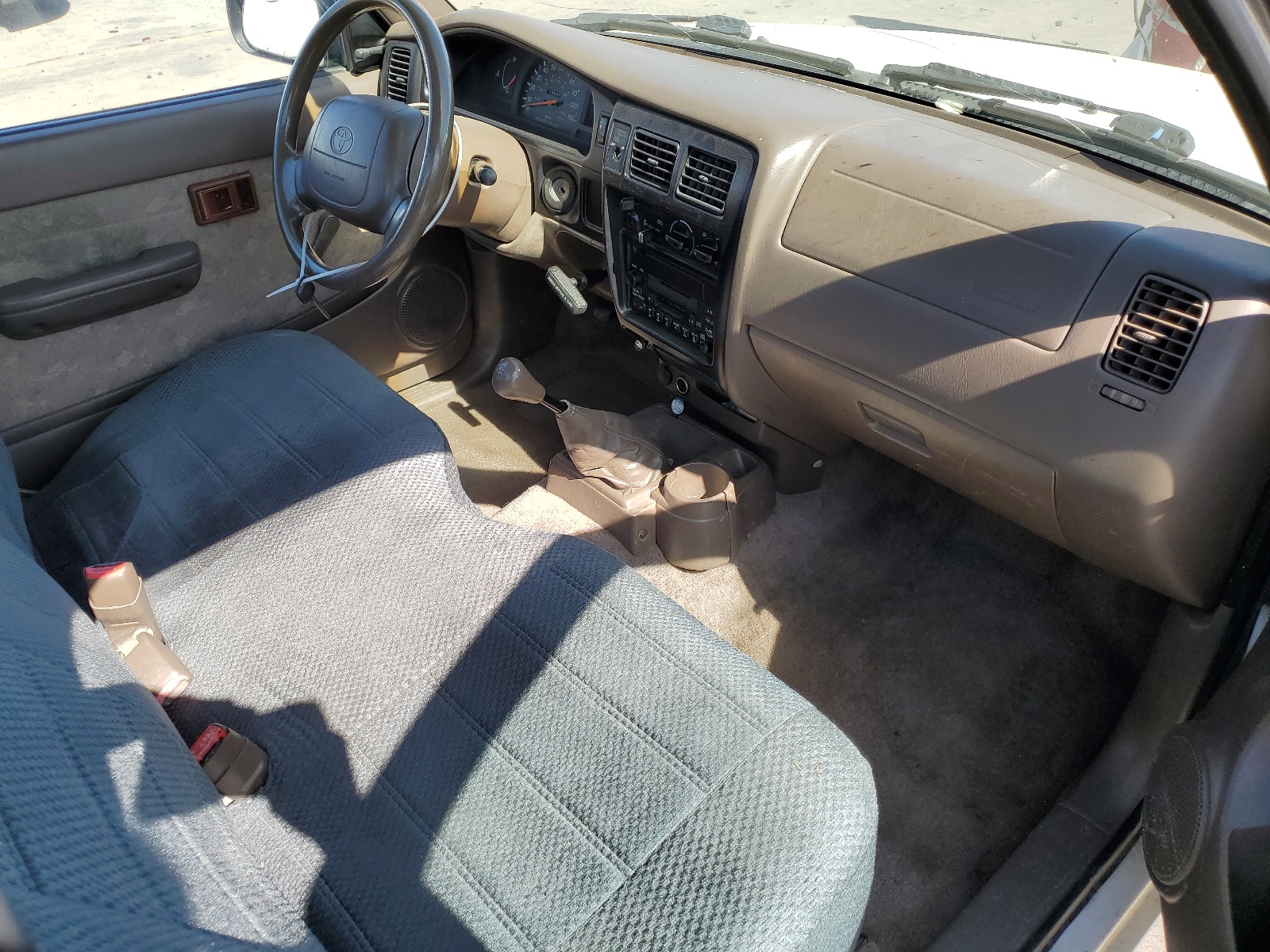 5TENL42N4YZ707725 2000 Toyota Tacoma