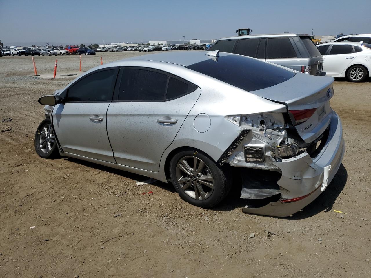 5NPD84LF6JH256780 2018 HYUNDAI ELANTRA - Image 2