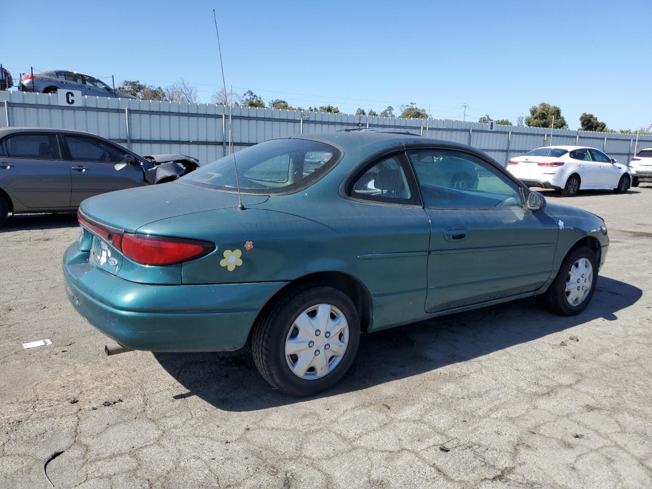 1998 Ford Escort - Image 3