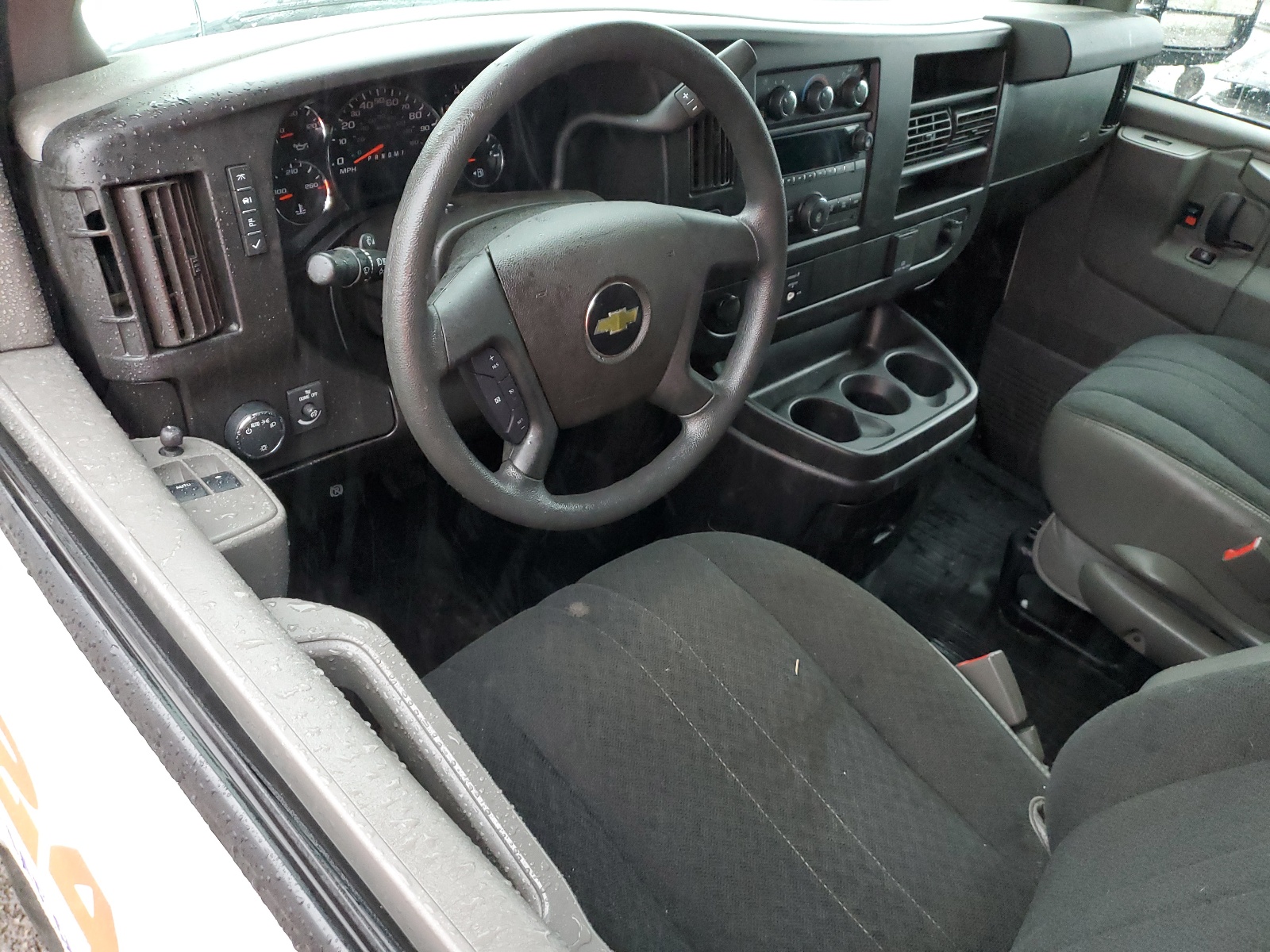 1GCWGAFP2M1256818 2021 Chevrolet Express G2500