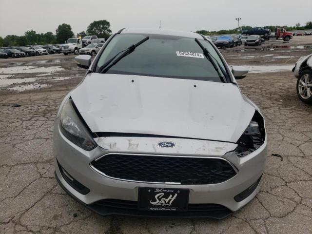 Hatchbacks FORD FOCUS 2016 Silver