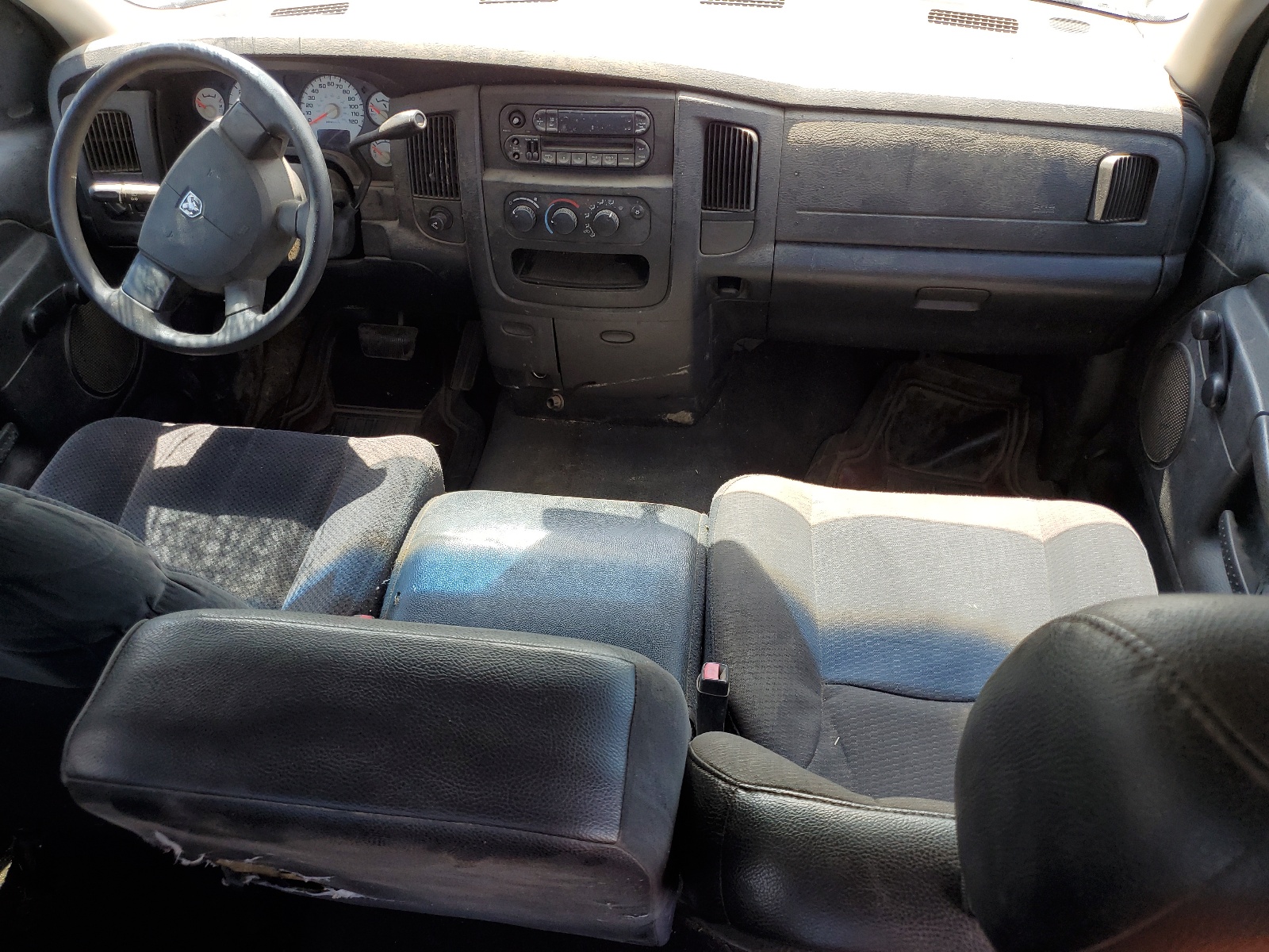 1D7HA18D54J264933 2004 Dodge Ram 1500 St