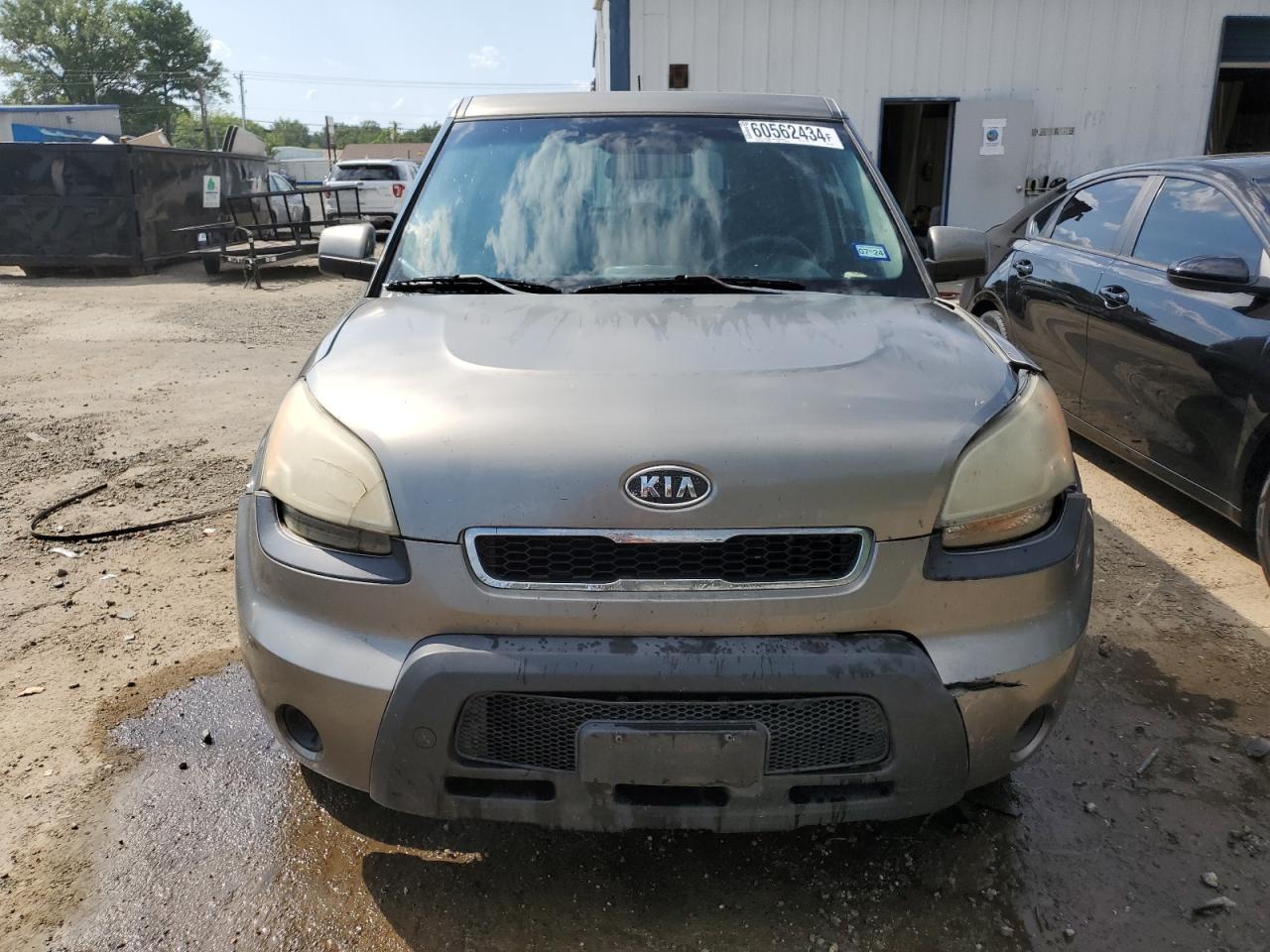 2010 Kia Soul + VIN: KNDJT2A27A7112942 Lot: 60562434