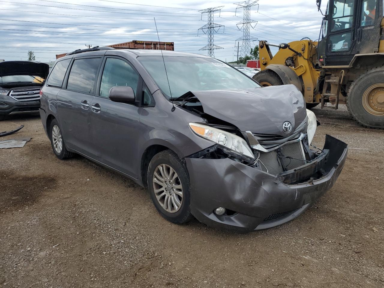 2013 Toyota Sienna - Image 4