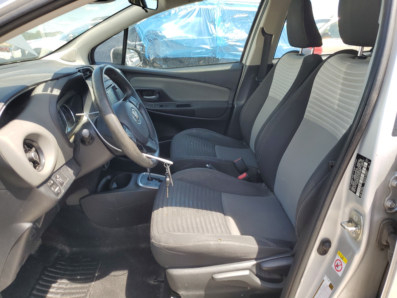 VNKKTUD32JA091903 2018 Toyota Yaris L