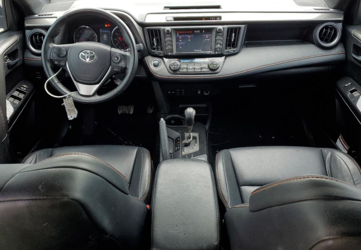 2T3NFREV8HW330067 2017 Toyota Rav4 Se