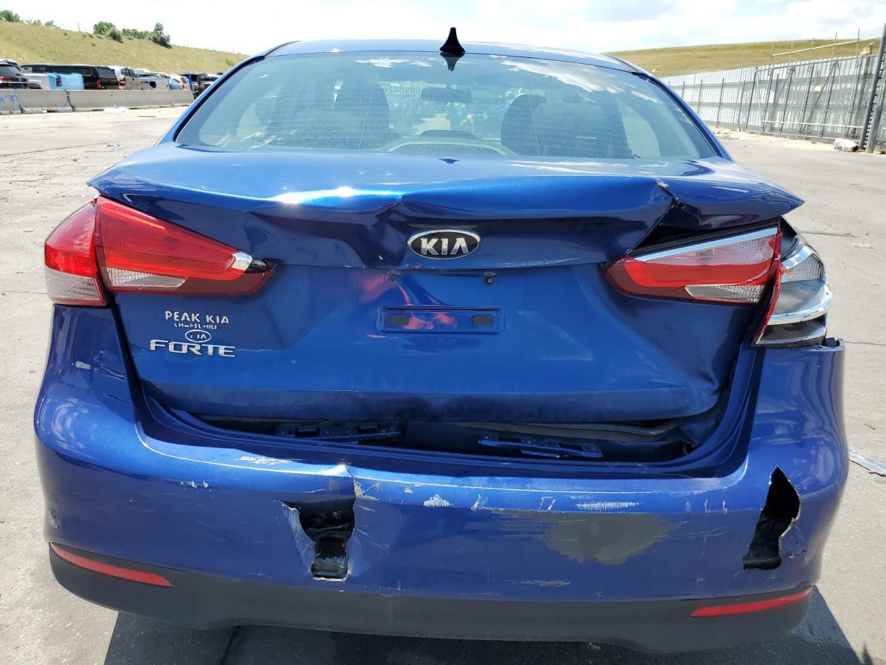 3KPFK4A76JE275761 2018 Kia Forte Lx