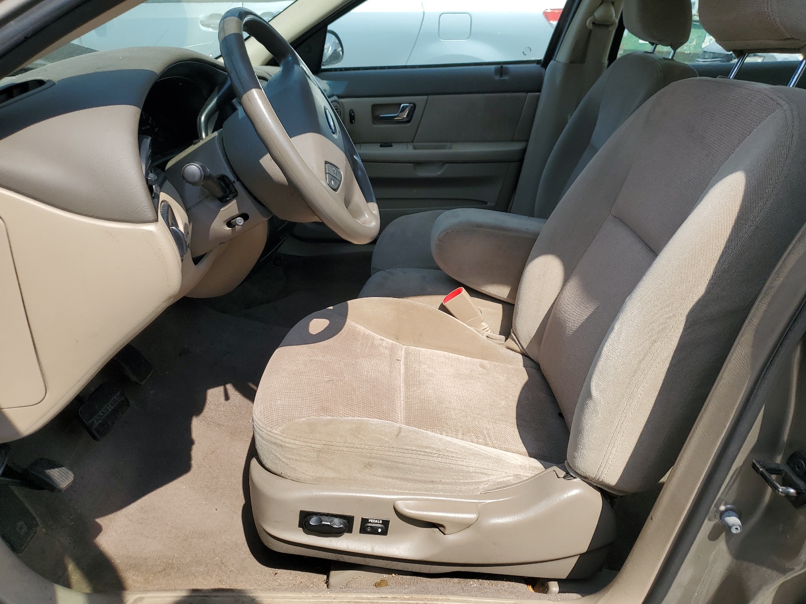 1FAFP53UX2G108174 2002 Ford Taurus Se