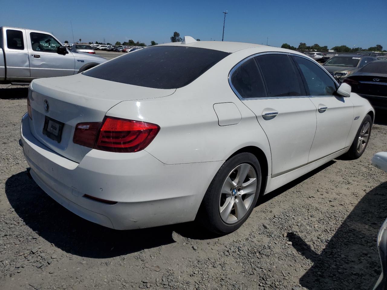 VIN WBAXG5C54DDY33326 2013 BMW 5 SERIES no.3