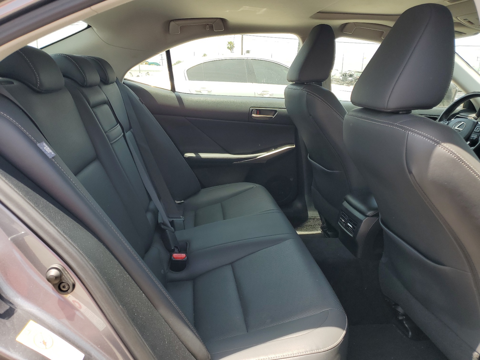 JTHBA1D22J5075695 2018 Lexus Is 300