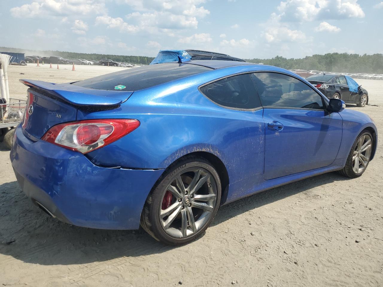 2010 Hyundai Genesis - Image 3