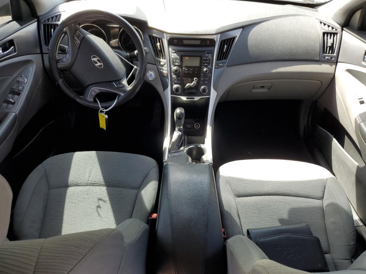 2011 Hyundai Sonata - Image 8