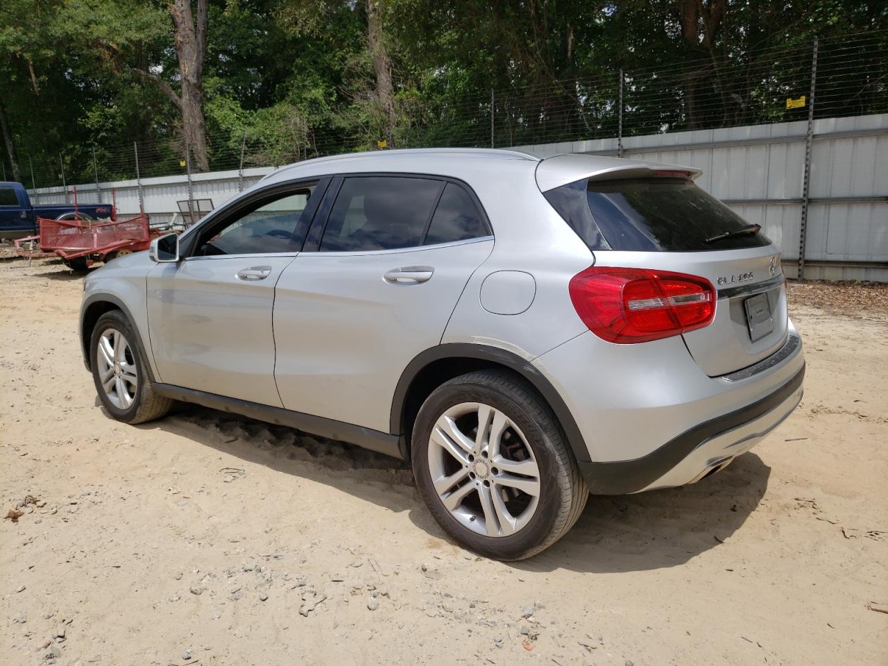 VIN WDCTG4EBXGJ206886 2016 MERCEDES-BENZ GLA-CLASS no.2