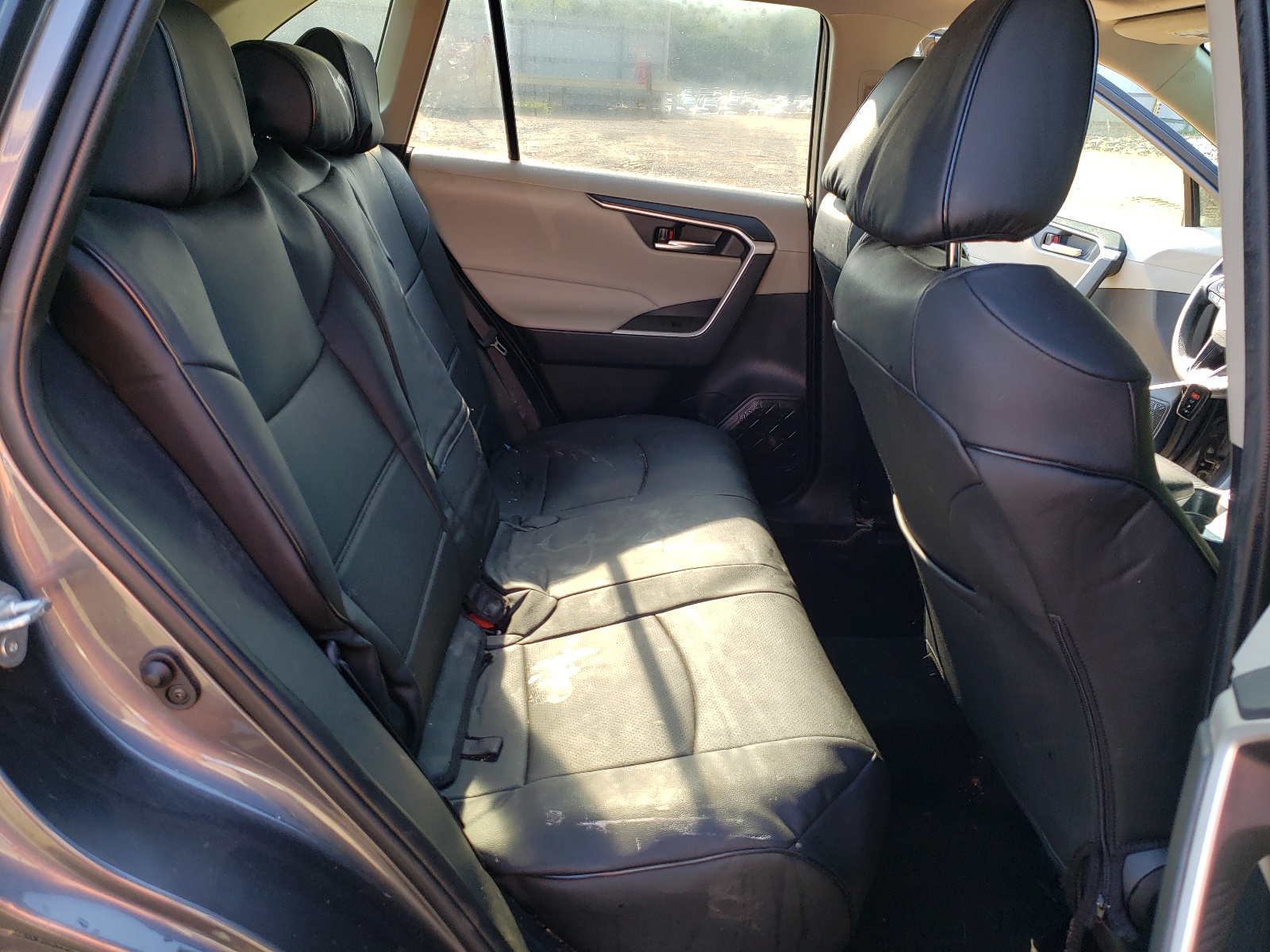 JTMP1RFV4KD026776 2019 Toyota Rav4 Xle