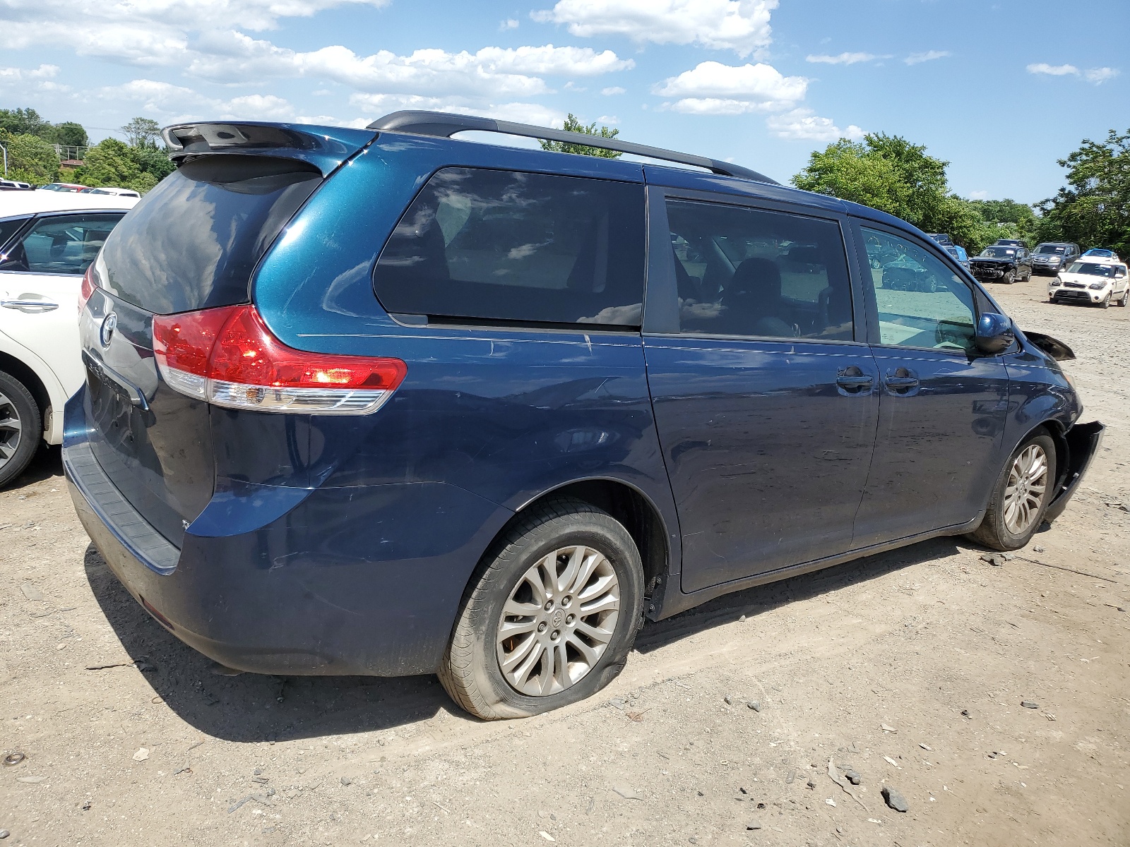 5TDYK3DC6CS249472 2012 Toyota Sienna Xle