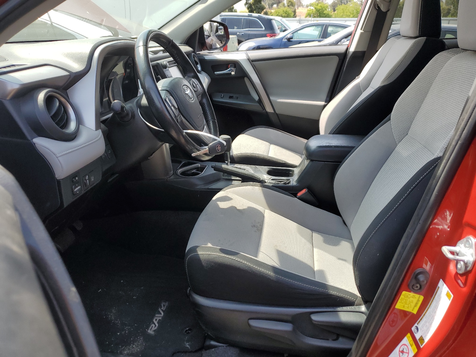 JTMWFREV0HJ139097 2017 Toyota Rav4 Xle