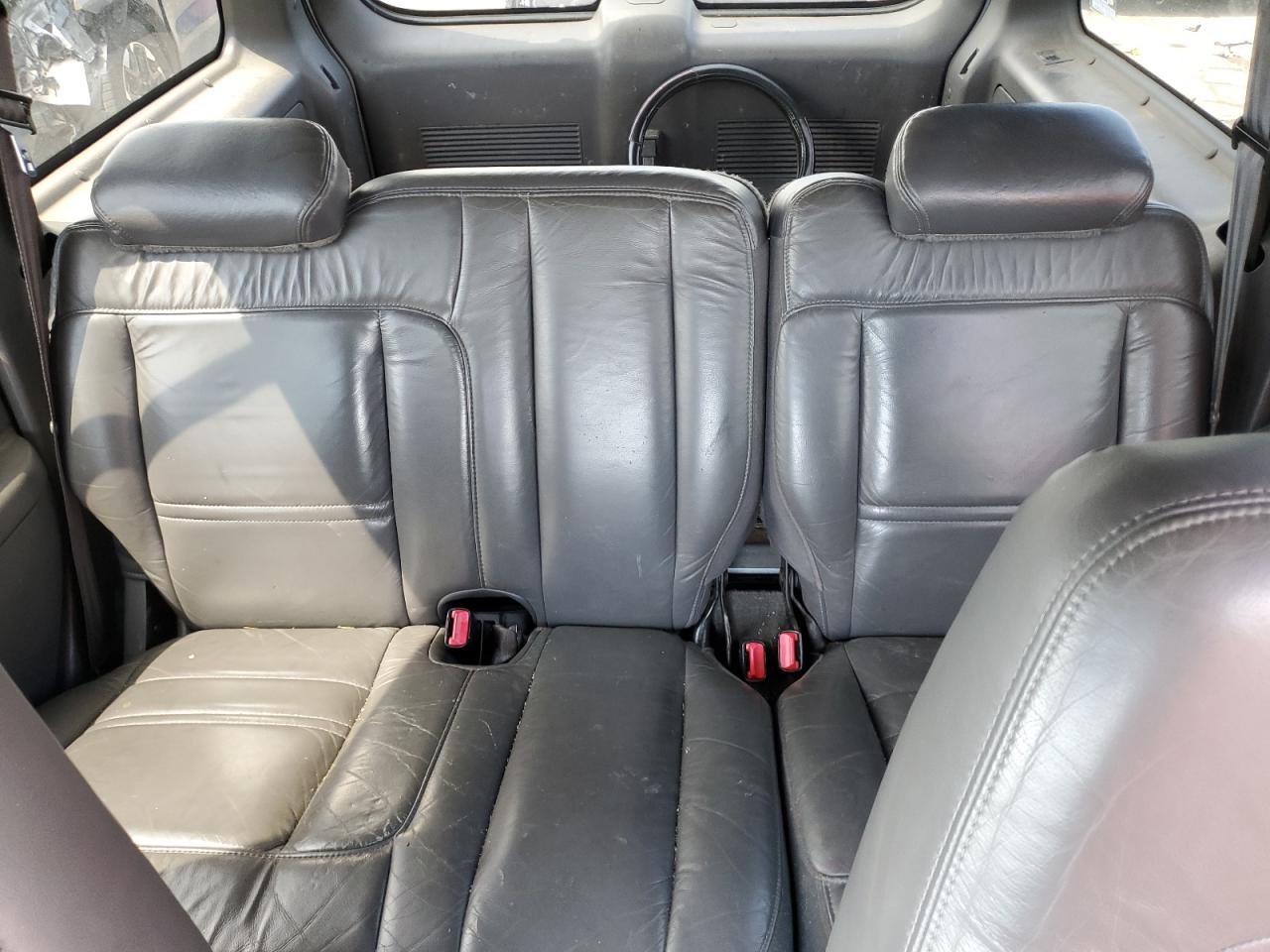 2000 Ford Explorer Eddie Bauer VIN: 1FMZU74E6YUA67115 Lot: 61380864