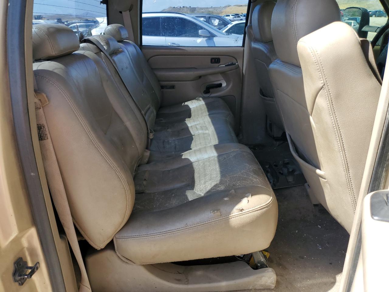 2004 Chevrolet Silverado - Image 10