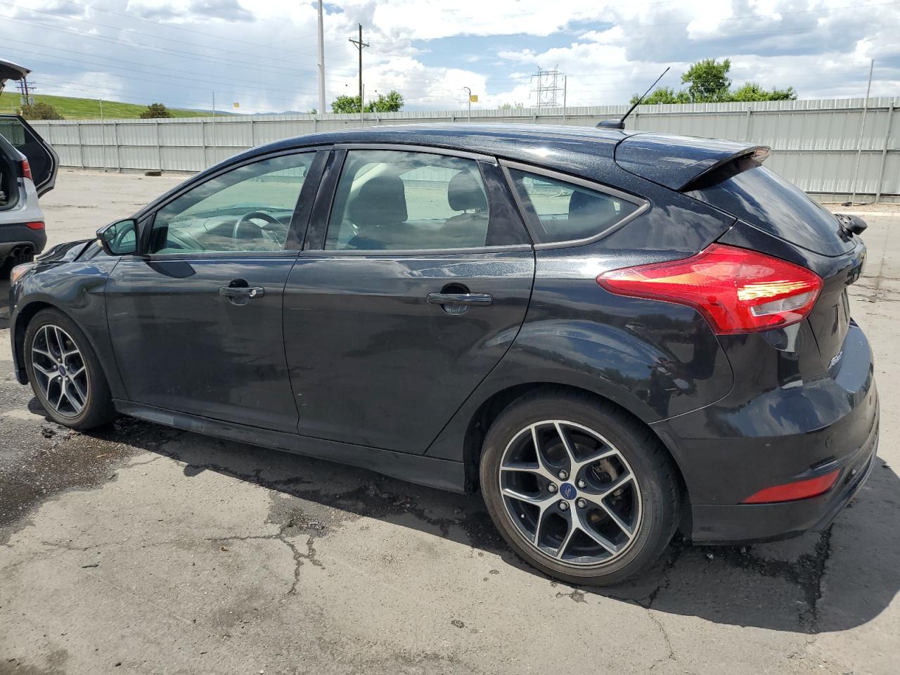 1FADP3K26FL292117 2015 FORD FOCUS - Image 2