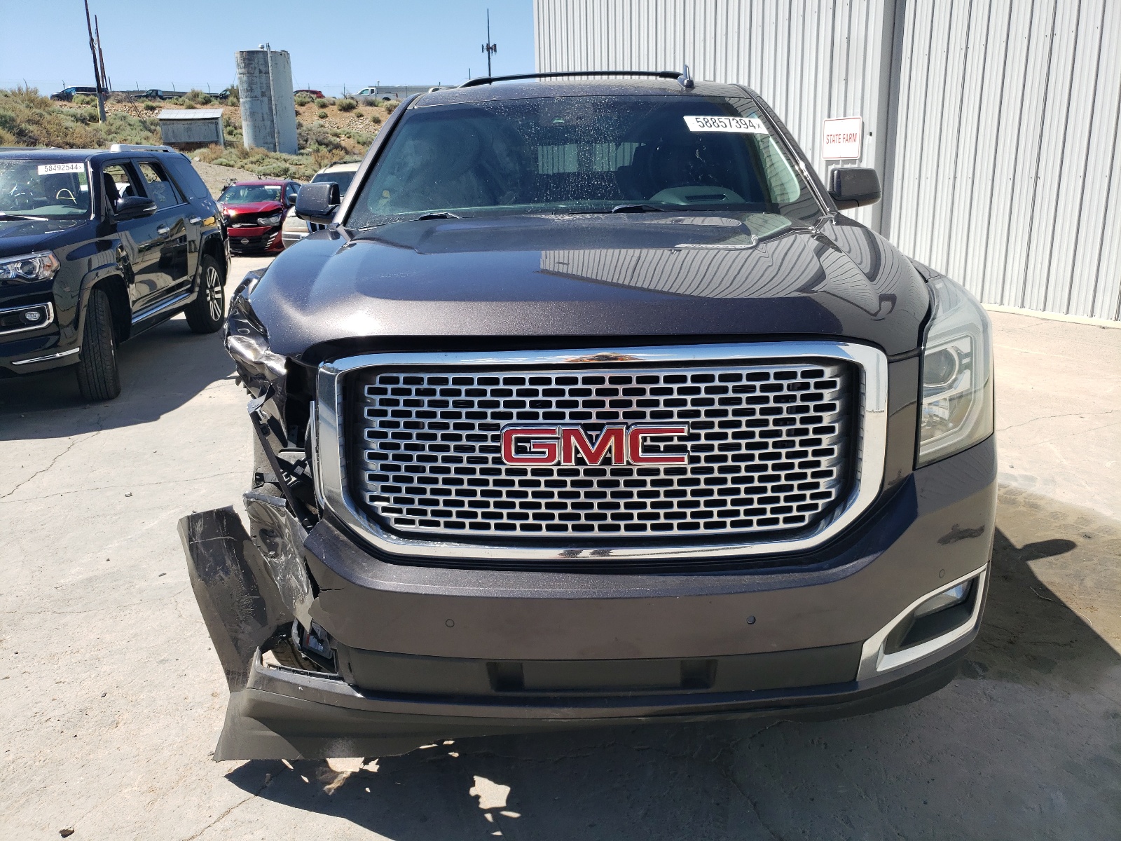 2017 GMC Yukon Denali vin: 1GKS2CKJ5HR160820