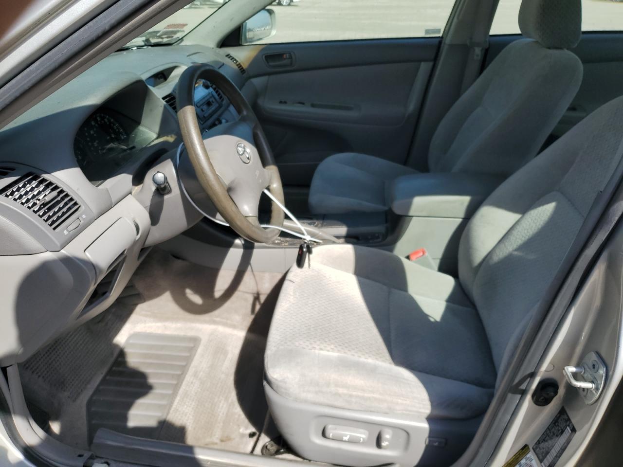 2004 Toyota Camry Le VIN: 4T1BE32K84U892681 Lot: 61151004