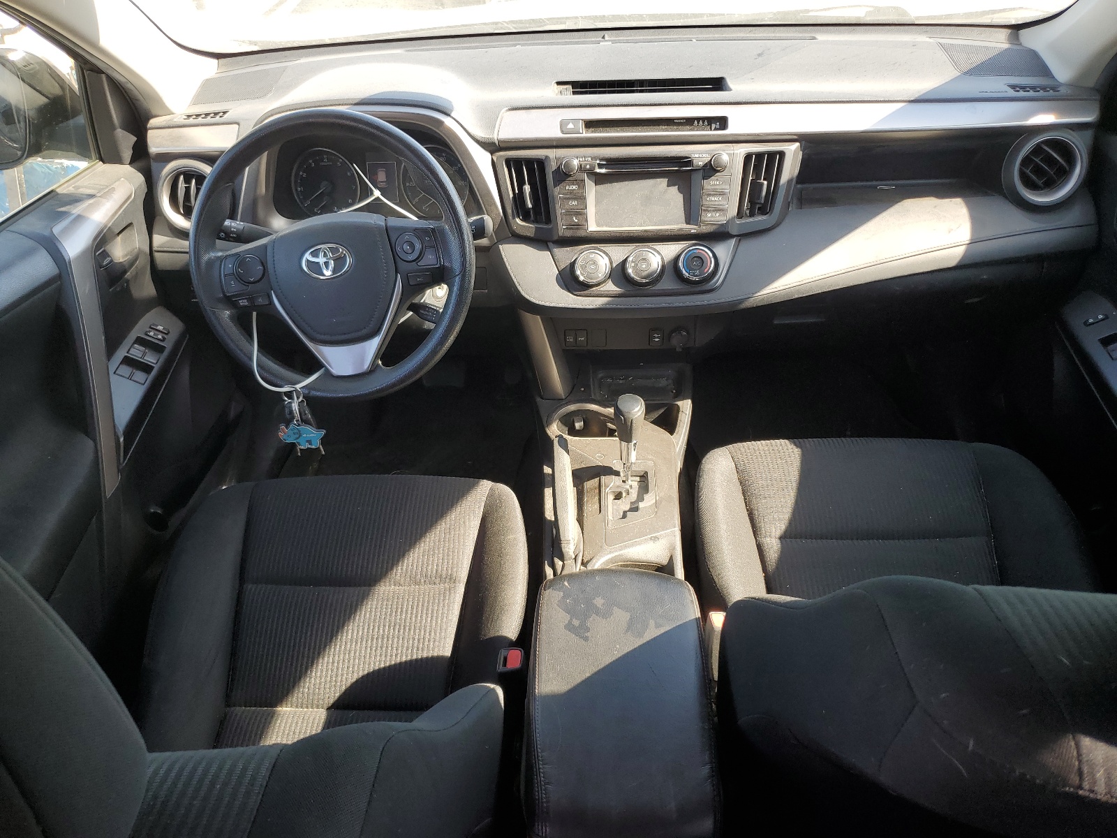 JTMBFREV1JJ198440 2018 Toyota Rav4 Le