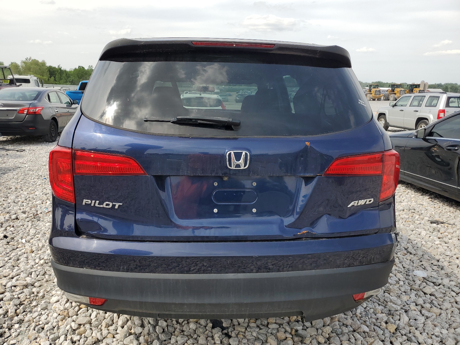 2018 Honda Pilot Lx vin: 5FNYF6H1XJB044169