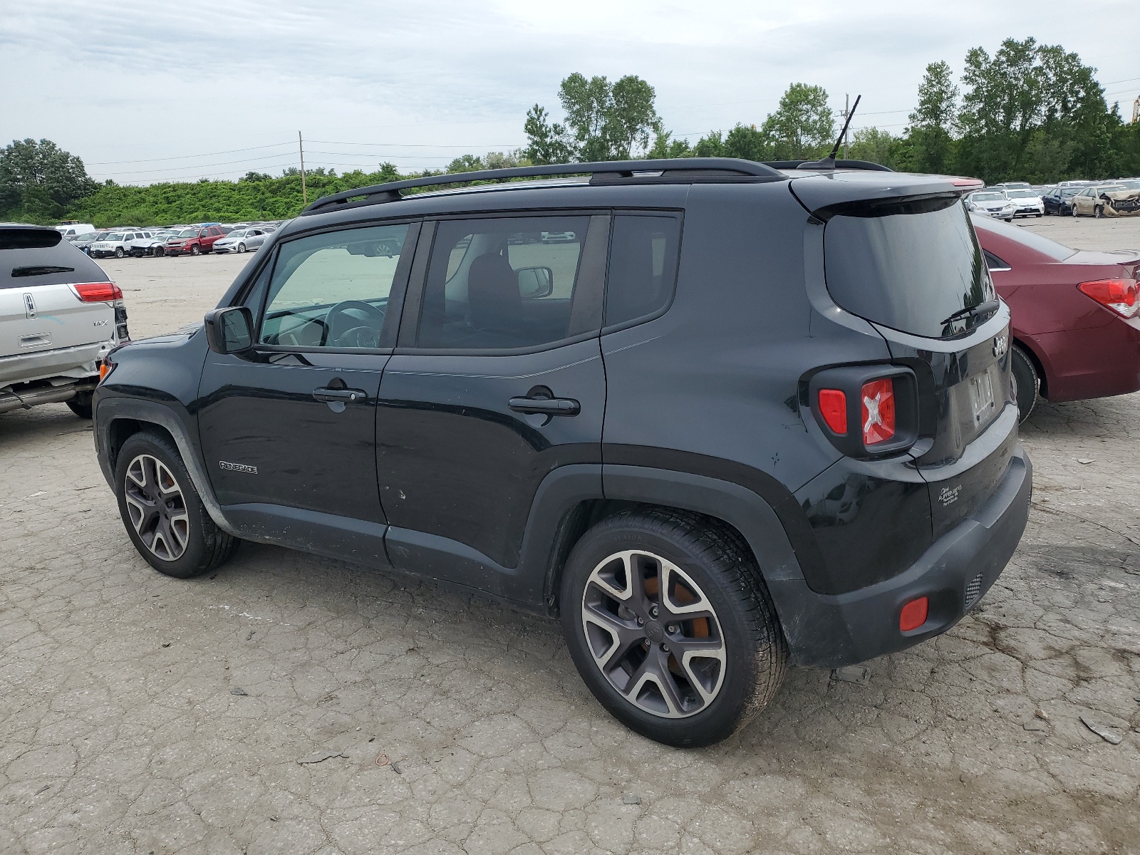 2015 Jeep Renegade Latitude vin: ZACCJABT3FPC00946