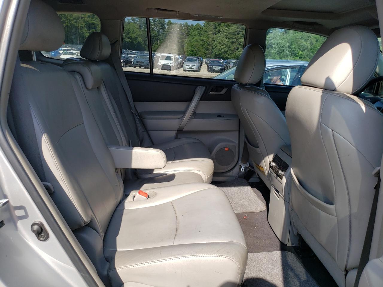 2011 Toyota Highlander Base VIN: 5TDBK3EH5BS050699 Lot: 60553594