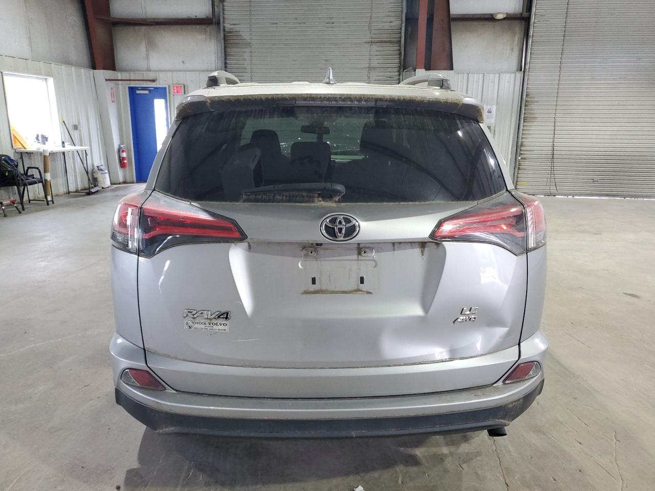 2T3BFREV2HW639472 2017 Toyota Rav4 Le