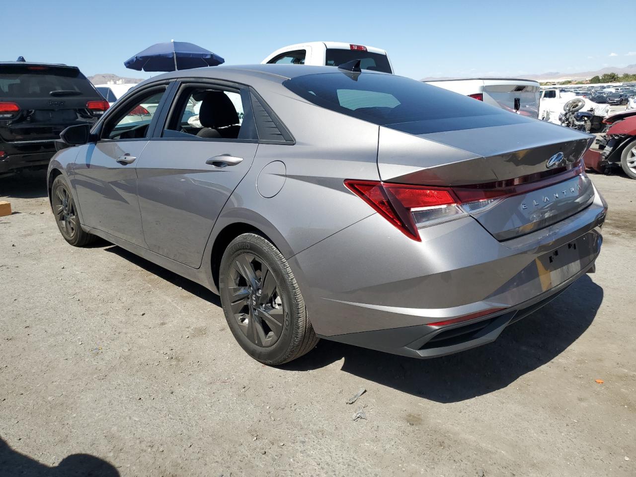 KMHLM4AG6PU448911 2023 HYUNDAI ELANTRA - Image 2