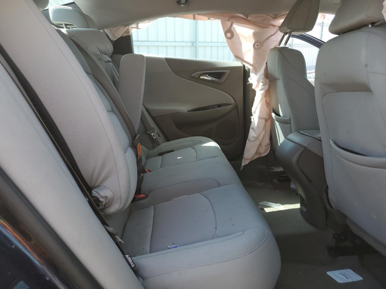 2016 Chevrolet Malibu - Image 10