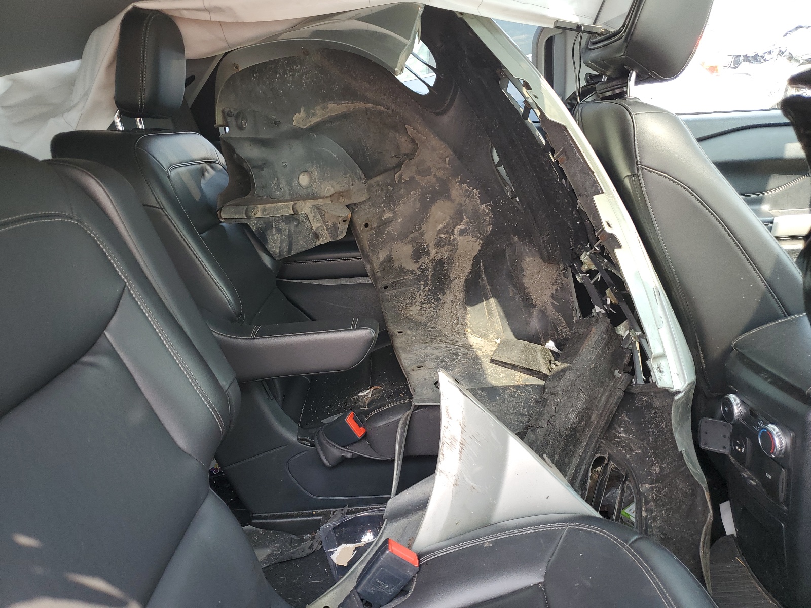 1FMSK8DH1NGA64379 2022 Ford Explorer Xlt