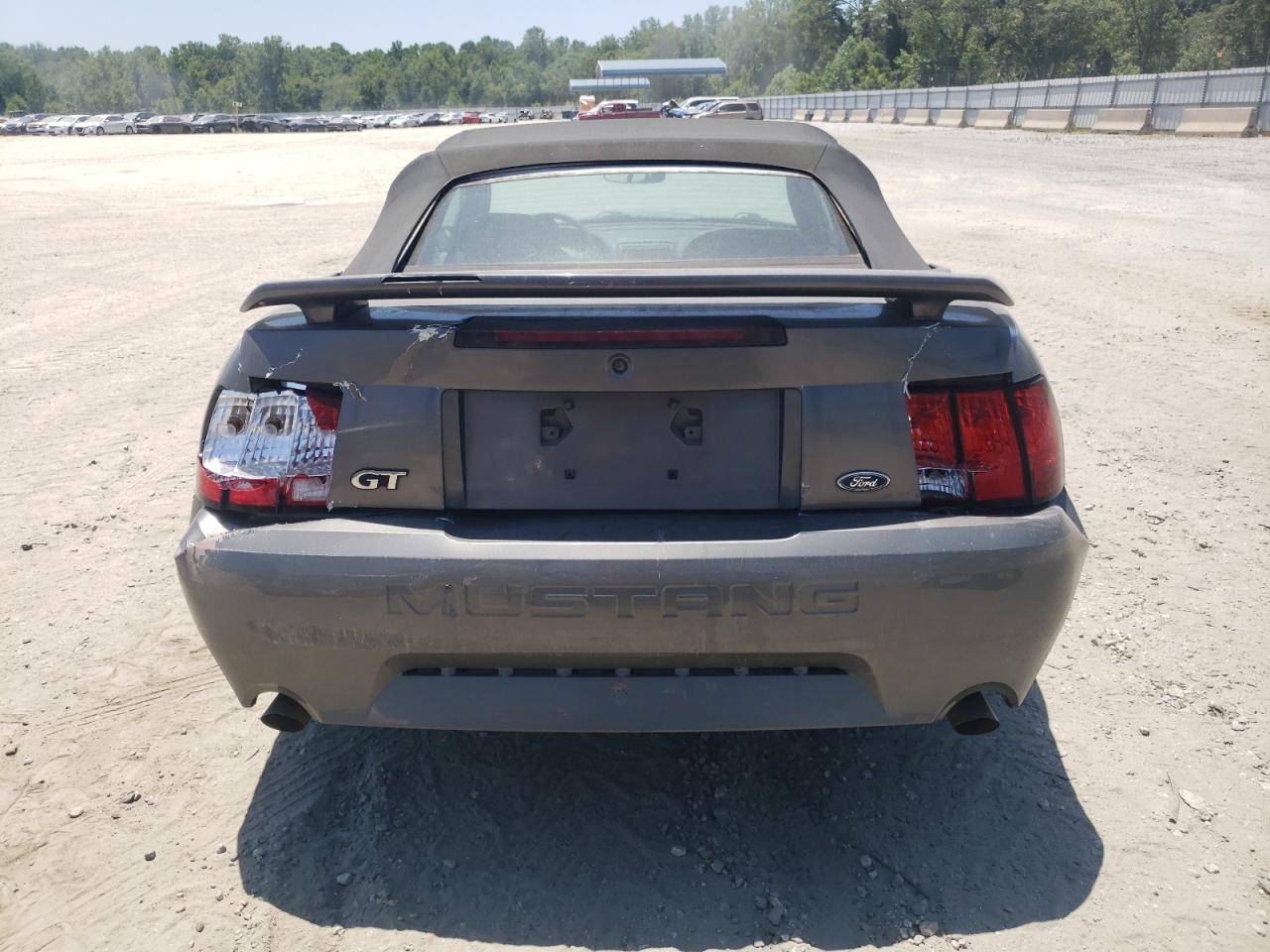 2004 Ford Mustang - Image 6