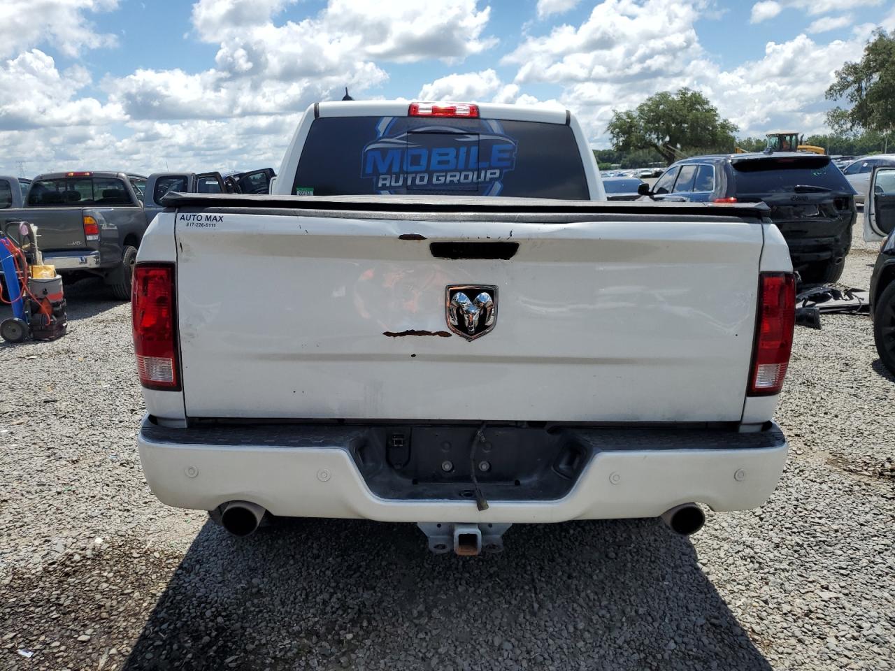 1C6RR6LT2FS729272 2015 Ram 1500 Slt