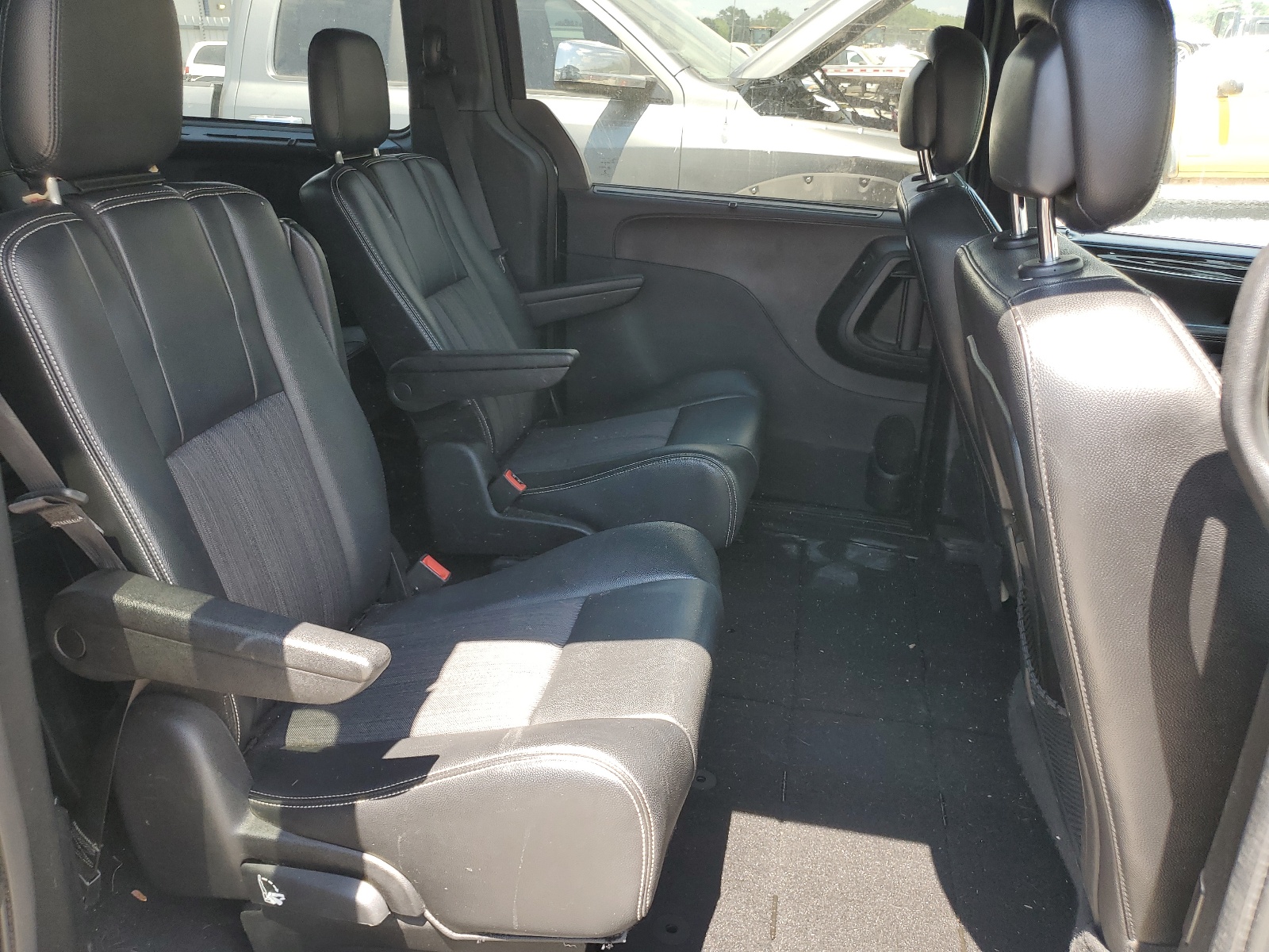 2C4RC1HG3ER339077 2014 Chrysler Town & Country S