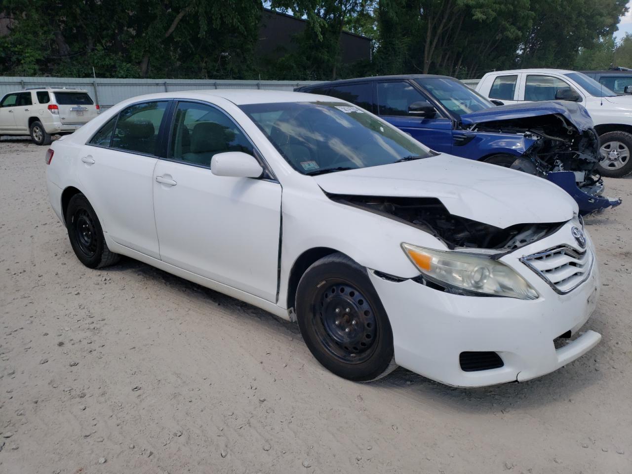 2010 Toyota Camry - Image 4