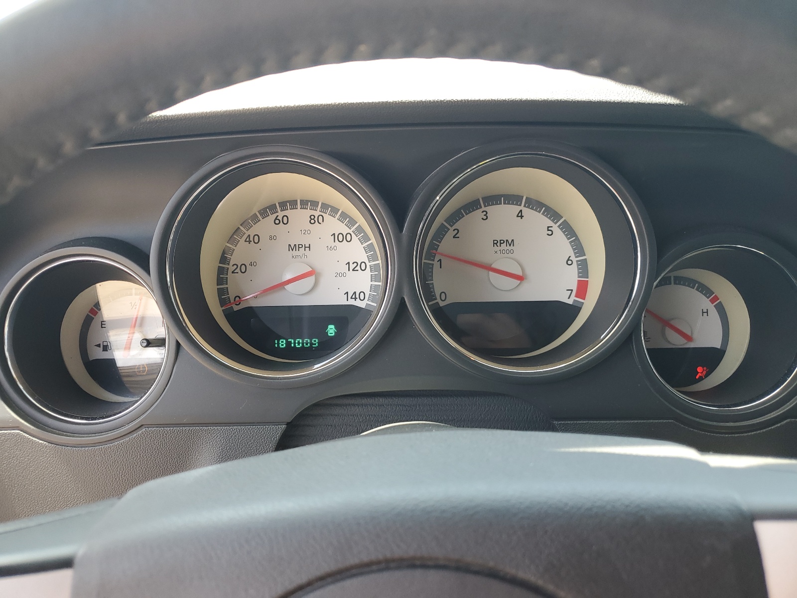 2B3LJ44V99H604552 2009 Dodge Challenger Se