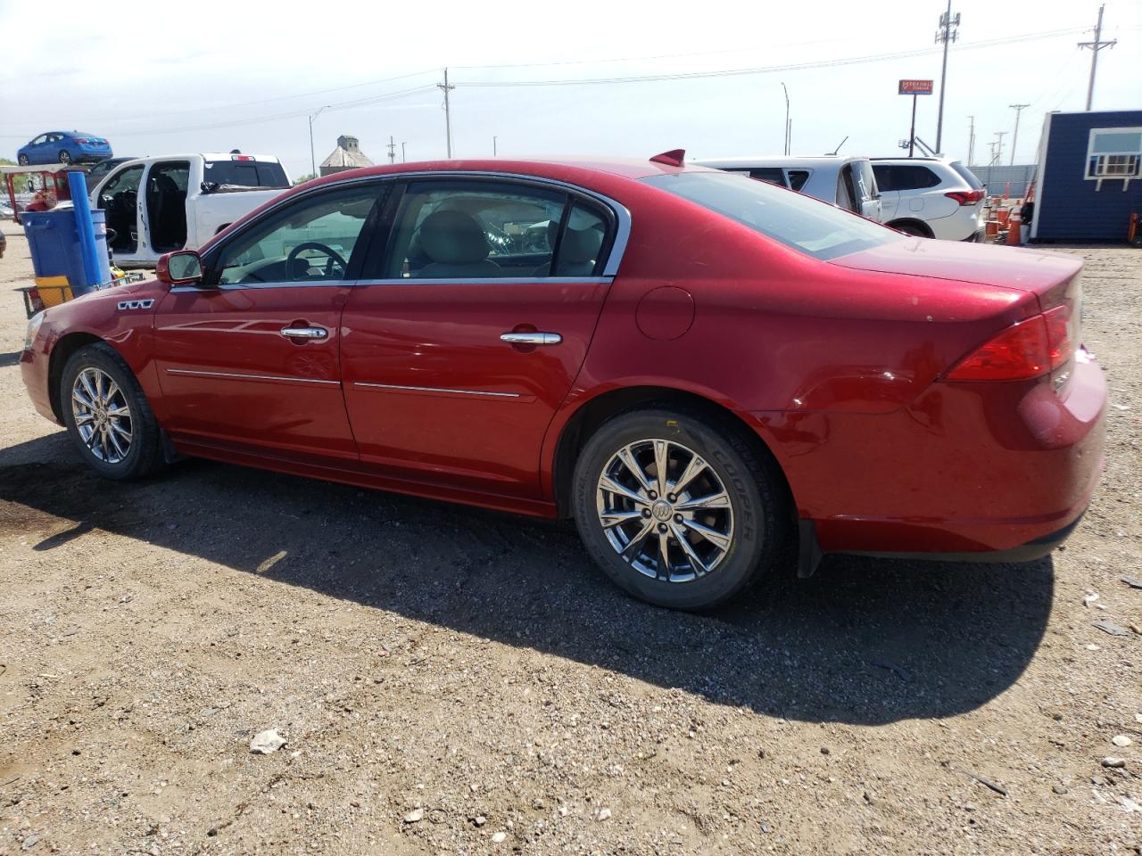 2011 Buick Lucerne - Image 2
